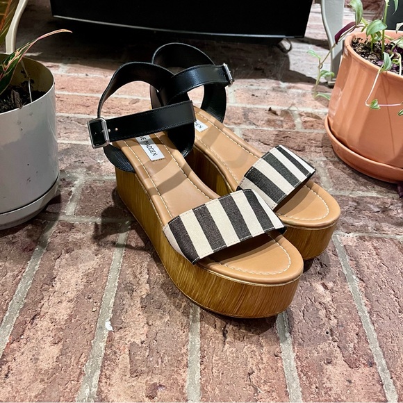 Steve Madden Captivate platform sandals 11 wedge heels - Picture 2 of 11